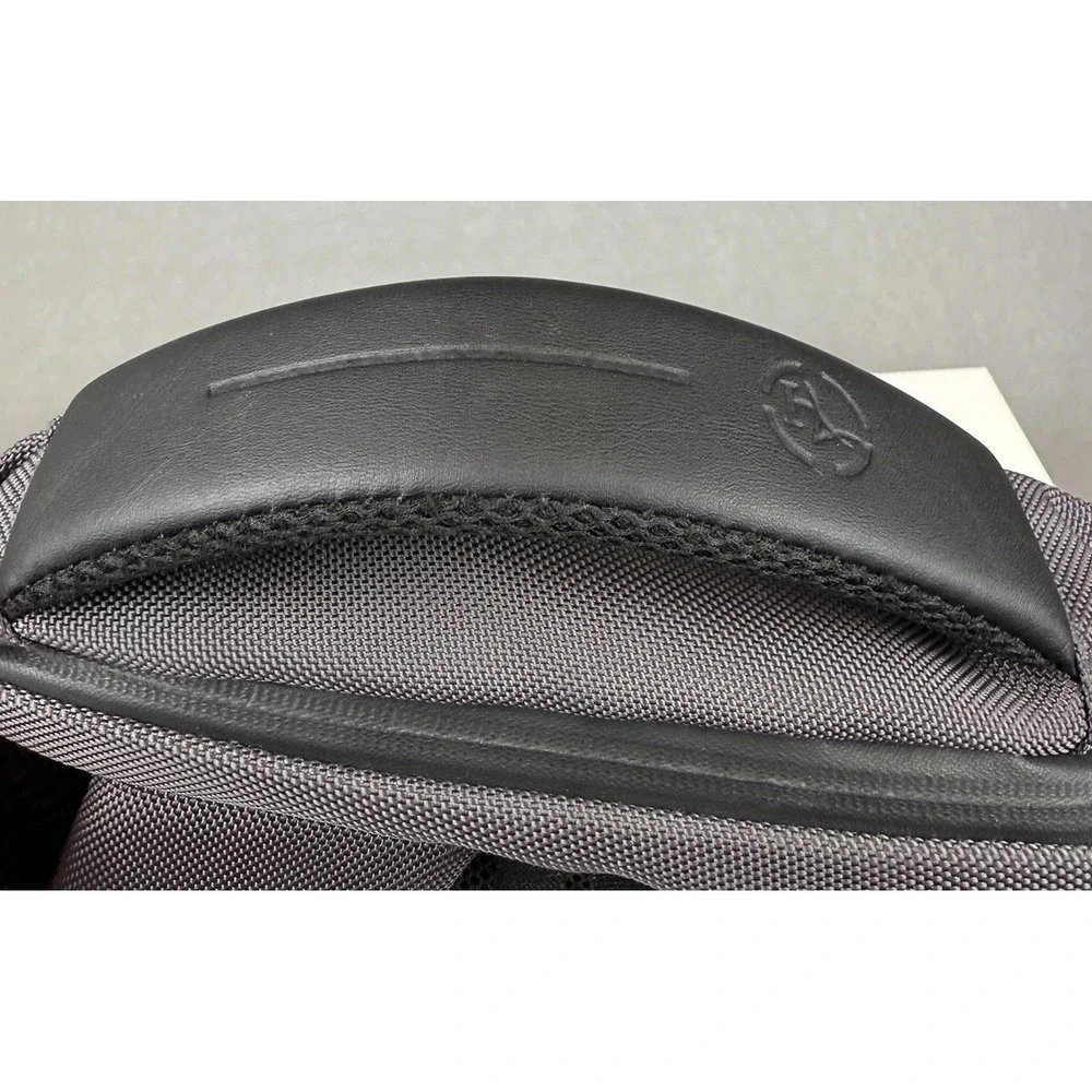 ARCTIC HUNTER Men Laptop Business Waterproof Backpack School Bag Black Gray